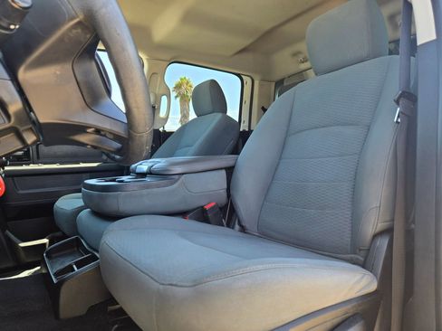 Used 2018 RAM 1500 Express image 10