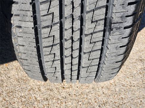 Used 2024 Chevrolet Blazer LT w/ Convenience Package image 11