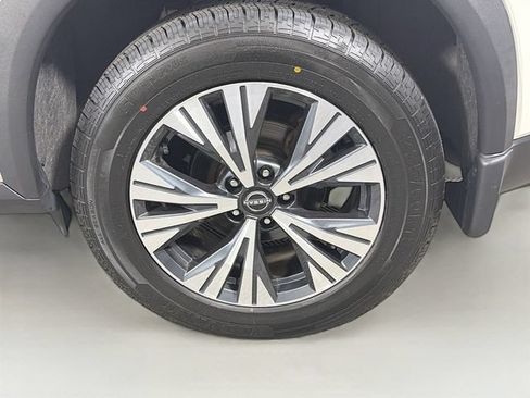Certified 2023 Nissan Rogue SV w/ SV Premium B Package AWD/4WD image 36