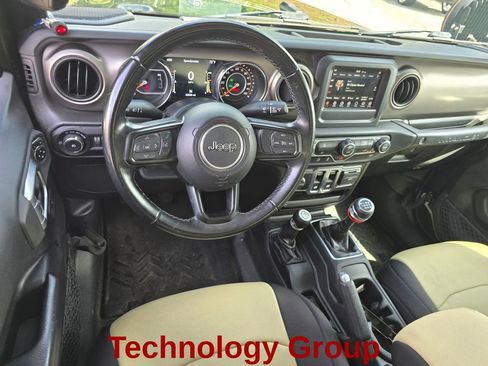 Used 2020 Jeep Wrangler Sport AWD/4WD image 18