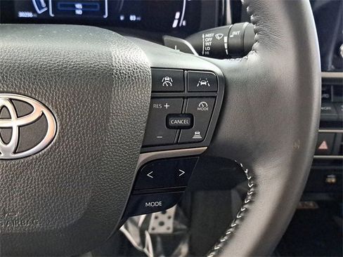 Used 2025 Toyota Camry SE image 26