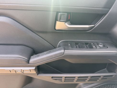 Used 2024 Toyota Tacoma TRD Off-Road w/ TRD Off Road Upgrade Package image 9