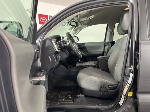 Certified 2017 Toyota Tacoma SR5 w/ Tow Package image 3