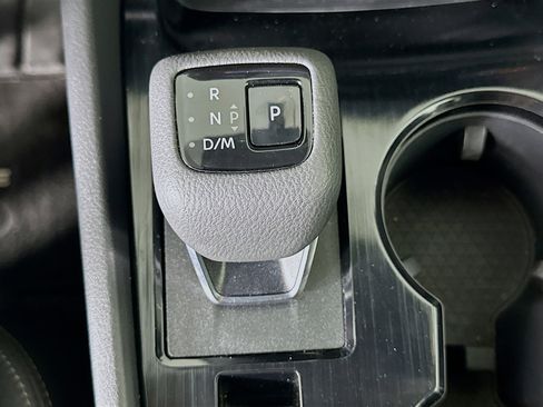 Used 2025 Nissan Rogue SV image 24