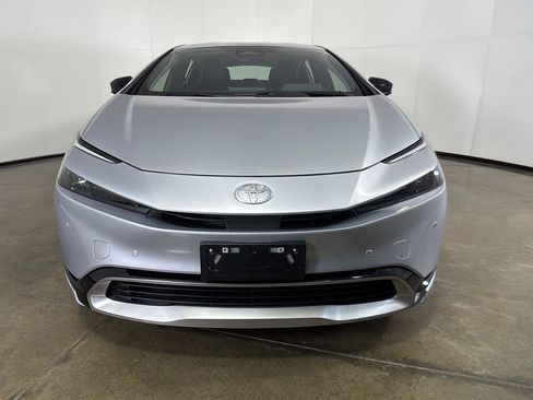 Used 2025 Toyota Prius Plug-In Hybrid FWD image 6