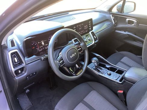 Used 2022 Kia Sorento LX FWD image 36