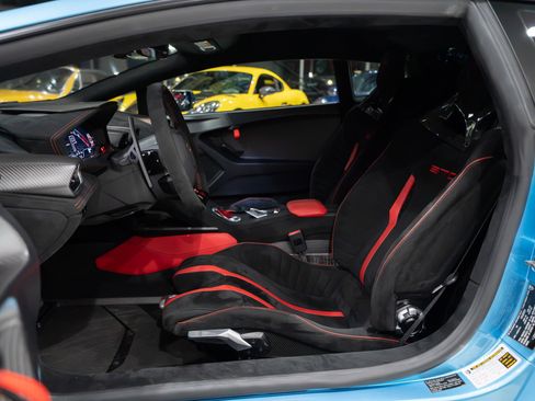 Used 2023 Lamborghini Huracan STO RWD image 9