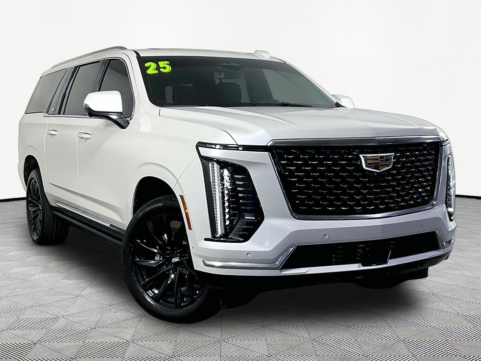 Used 2025 Cadillac Escalade ESV Premium Luxury w/ Touring Package AWD/4WD image 3