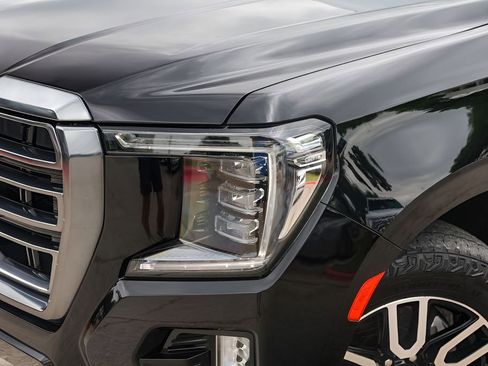 Used 2023 GMC Yukon XL AT4 w/ AT4 Premium Plus Package AWD/4WD image 3