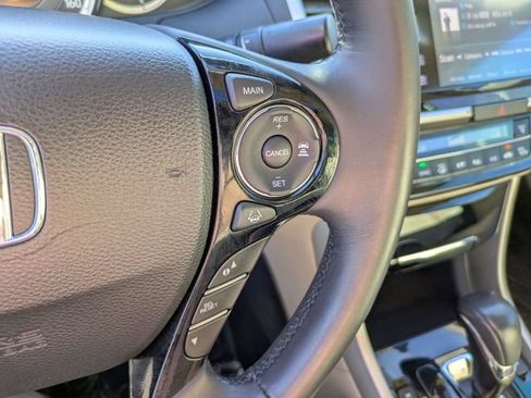Used 2017 Honda Accord Touring image 20