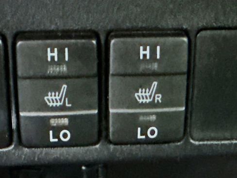 Used 2016 Toyota RAV4 SE image 24