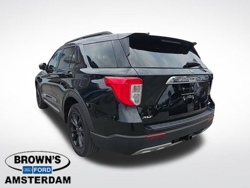Used 2022 Ford Explorer XLT w/ Equipment Group 202A AWD/4WD image 6