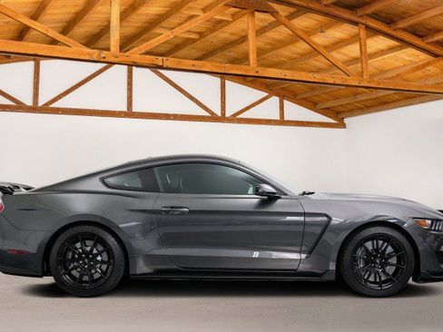 Used 2019 Ford Mustang Shelby GT350 w/ Technology Package image 6