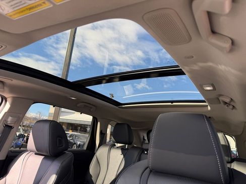 Certified 2025 Acura MDX w/ Technology Package image 29