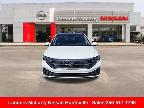 Used 2024 Volkswagen Jetta SE w/ Panoramic Sunroof Package FWD image 11