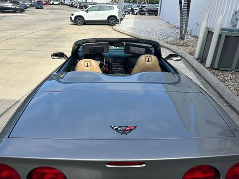 Used 1998 Chevrolet Corvette Convertible w/ Performance Handling Pkg image 41