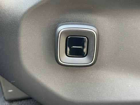 New 2025 Volvo EX90 Plus image 23