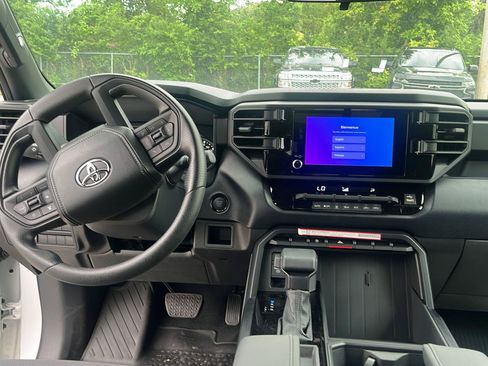 Used 2025 Toyota Tundra SR AWD/4WD image 10
