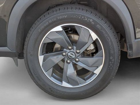 Used 2024 Nissan Rogue SV image 20
