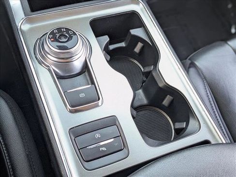 Used 2022 Ford Edge Titanium image 12