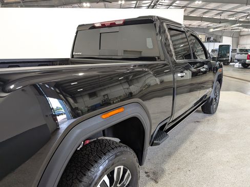 Used 2025 GMC Sierra 2500 Denali Ultimate AWD/4WD image 3
