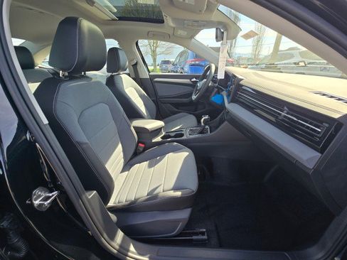 New 2026 Volkswagen Jetta SE FWD image 12