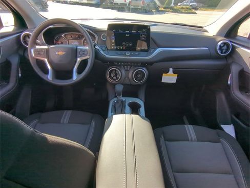 New 2025 Chevrolet Blazer LT w/ Driver Confidence Package image 19