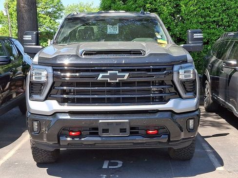 Used 2025 Chevrolet Silverado 2500 LT w/ Trail Boss Package AWD/4WD image 2