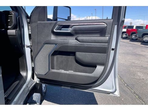 Used 2025 Chevrolet Silverado 3500 LTZ image 26