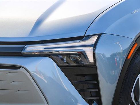 Used 2024 Chevrolet Blazer EV LT image 8