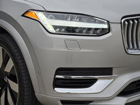 Used 2023 Volvo XC90 T8 Ultimate w/ Lounge Package image 12