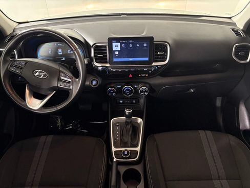 Used 2025 Hyundai Venue SEL FWD image 36
