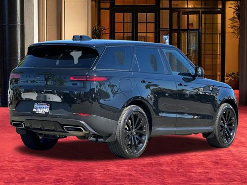 Used 2025 Land Rover Range Rover Sport SE image 10