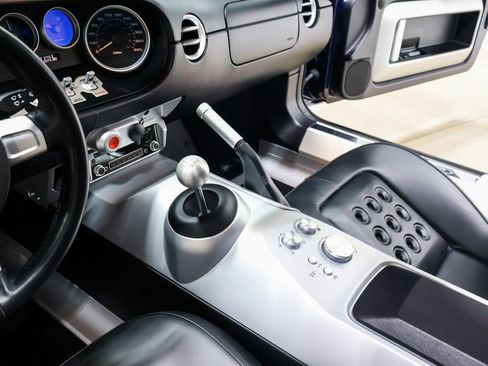 Used 2006 Ford GT RWD image 33