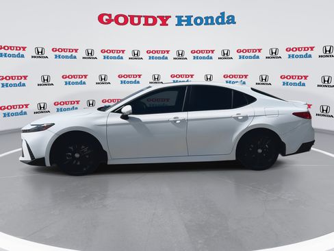 Used 2025 Toyota Camry SE w/ Multimedia Upgrade Package FWD image 5