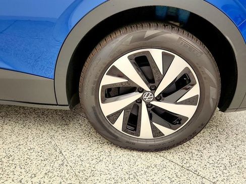 Used 2025 Volkswagen ID.4 Pro RWD image 9