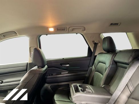 Used 2022 Nissan Pathfinder SL w/ SL Black Package AWD/4WD image 24