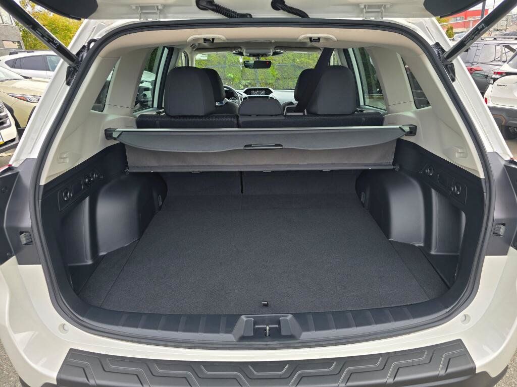 Certified 2023 Subaru Forester Premium AWD/4WD image 17