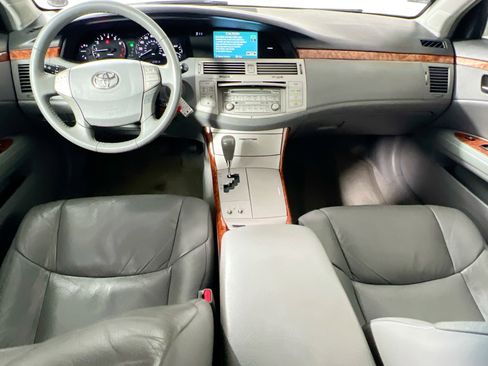 Used 2005 Toyota Avalon XLS image 29