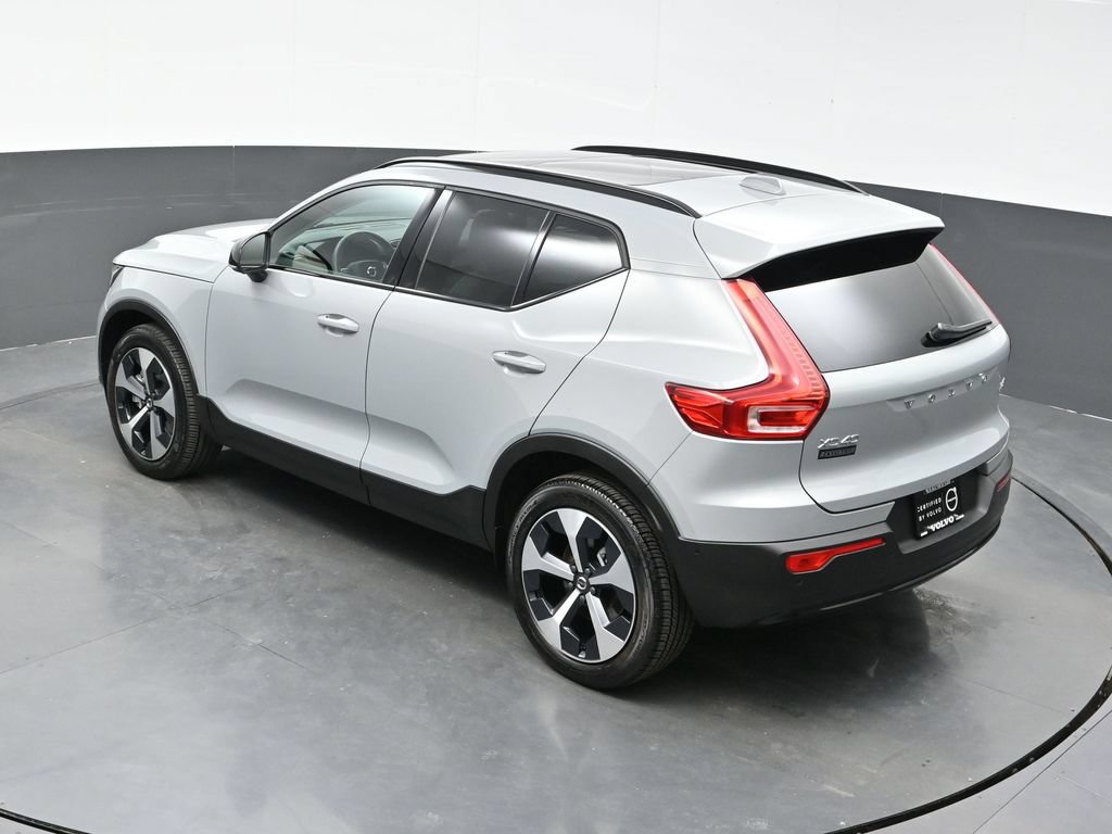Used 2026 Volvo XC40 B5 Plus AWD/4WD image 40