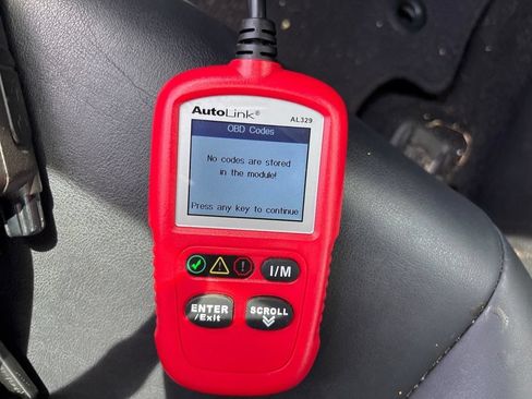 Used 2019 Toyota RAV4 XSE w/ XSE Weather Package AWD/4WD image 20