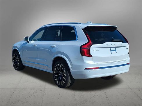 New 2026 Volvo XC90 B6 Plus w/ Protection Package Premier image 4