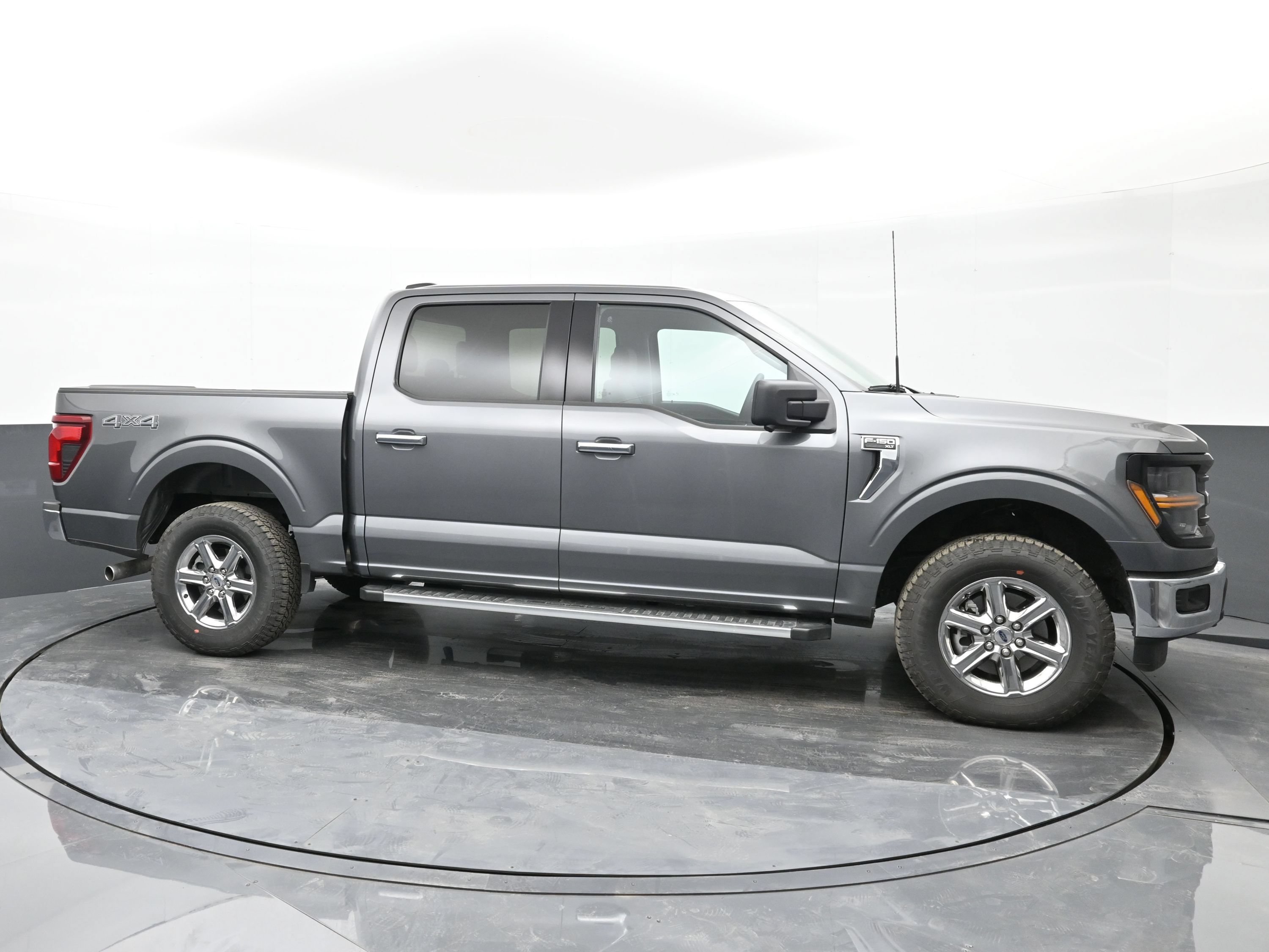 Used 2024 Ford F150 XLT AWD/4WD image 9
