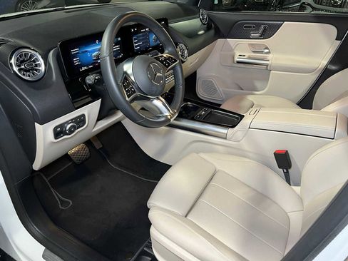 Certified 2025 Mercedes-Benz GLA 250 4MATIC image 22