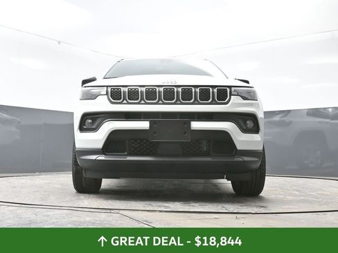 Used 2024 Jeep Compass Latitude image 54