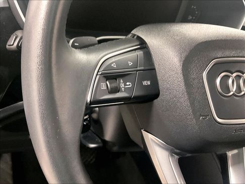 Used 2025 Audi Q3 2.0T Premium image 24