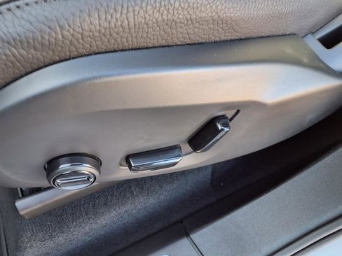 New 2025 Volvo XC90 B6 Plus w/ Protection Package Premier image 17