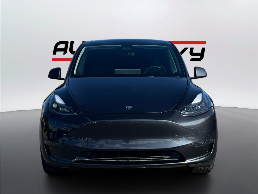 Used 2025 Tesla Model Y Long Range RWD image 2
