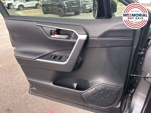 Used 2021 Toyota RAV4 XSE AWD/4WD image 22