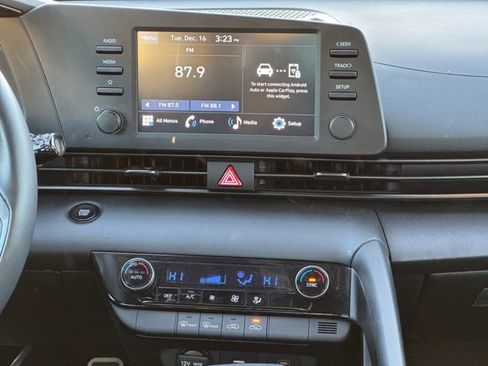 Certified 2025 Hyundai Elantra Sport image 11